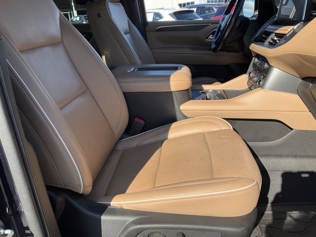 Used 2021 Chevrolet Suburban Premier w/ Premium Package AWD/4WD image 23