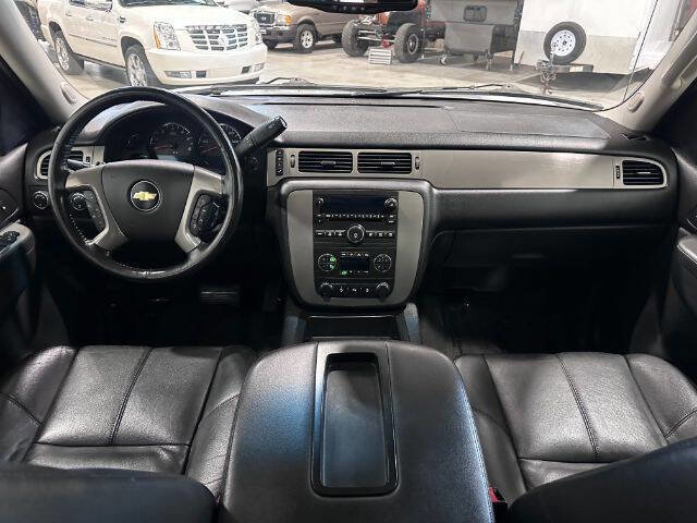 Used 2012 Chevrolet Avalanche LT image 22