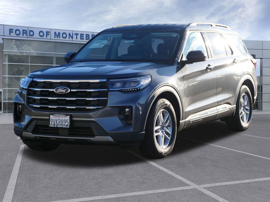 Used 2025 Ford Explorer Active w/ Active Comfort Package image 8