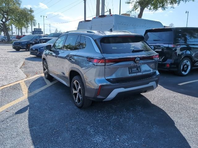 Used 2025 Volkswagen Tiguan SE image 4