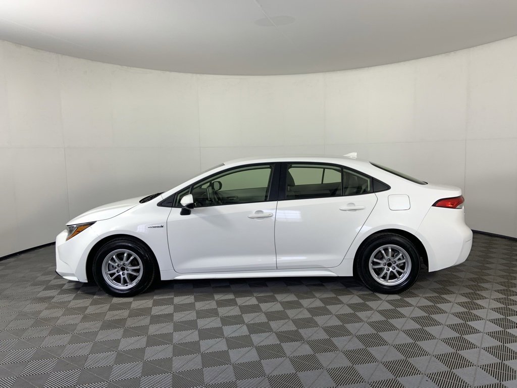 Used 2021 Toyota Corolla LE image 6