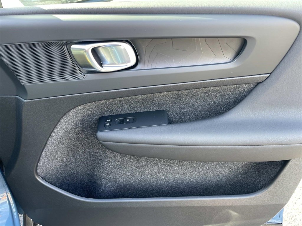 Used 2024 Volvo XC40 Recharge Plus w/ Protection Package Premier image 24