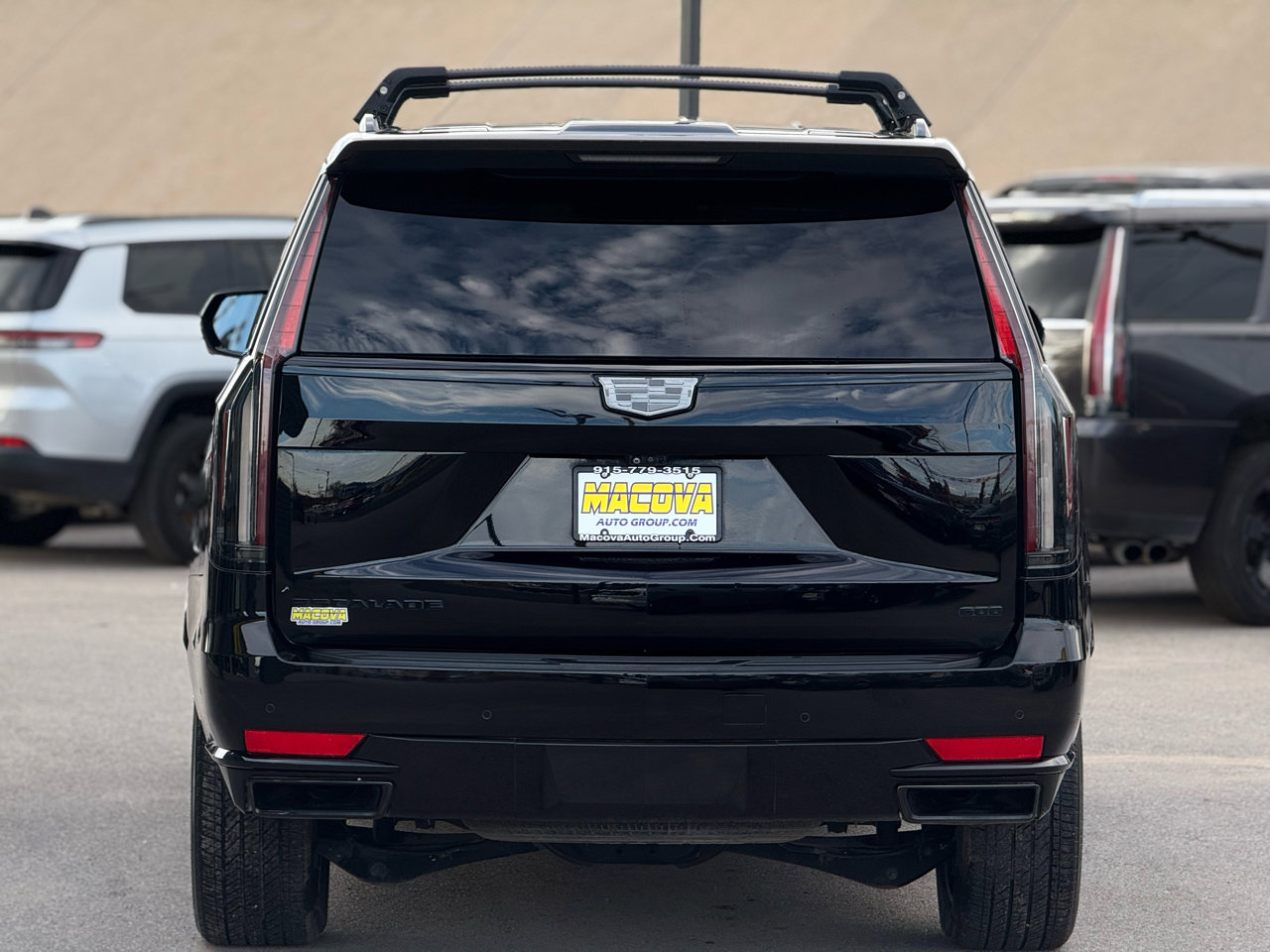 Used 2022 Cadillac Escalade Sport Platinum w/ LPO, ONYX Package image 6