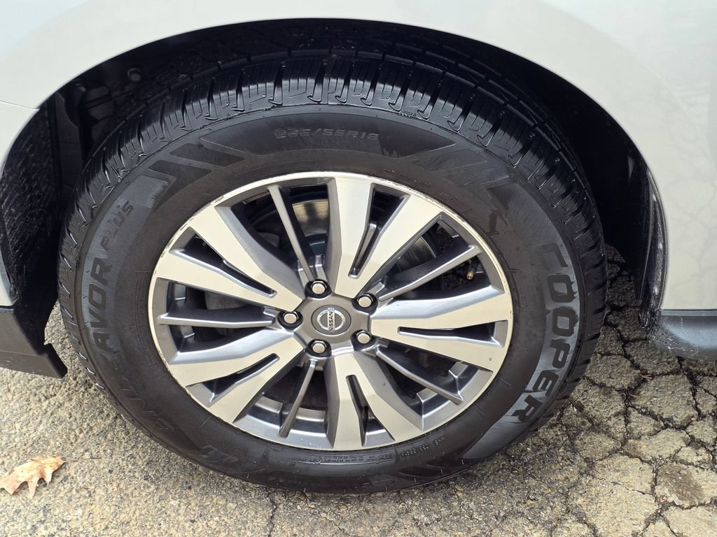 Used 2019 Nissan Pathfinder SL AWD/4WD image 17