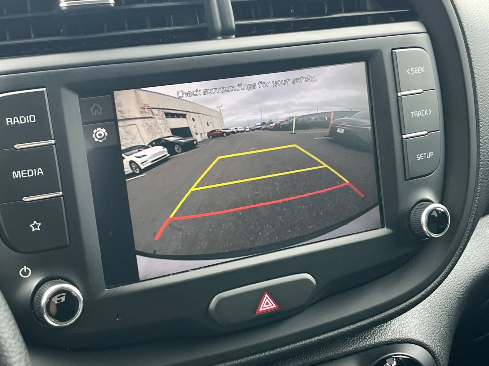 Used 2025 Kia Soul LX w/ LX Technology Package FWD image 21