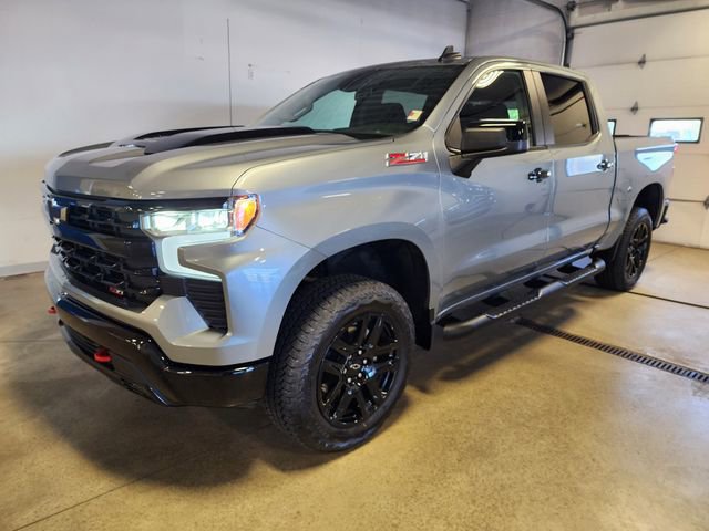 Used 2025 Chevrolet Silverado 1500 LT Trail Boss w/ Convenience Package II AWD/4WD image 8