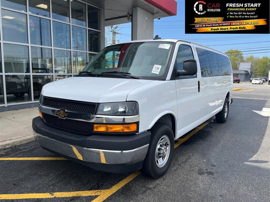 Used 2024 Chevrolet Express 3500 LT w/ LT Preferred Equipment Group RWD image 4