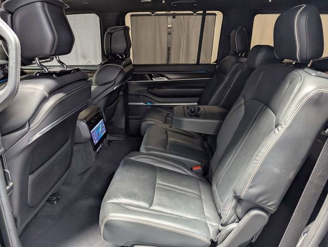 Used 2022 Jeep Grand Wagoneer Series II w/ Premium Group II image 10