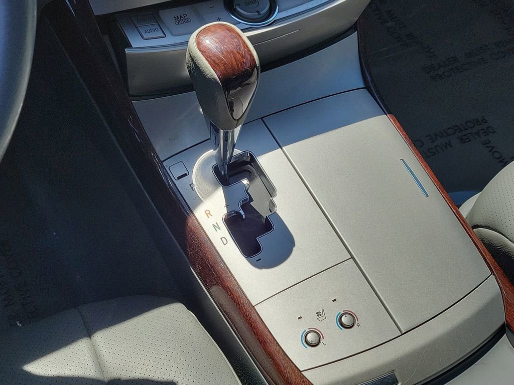 Used 2010 Toyota Avalon Limited FWD image 27
