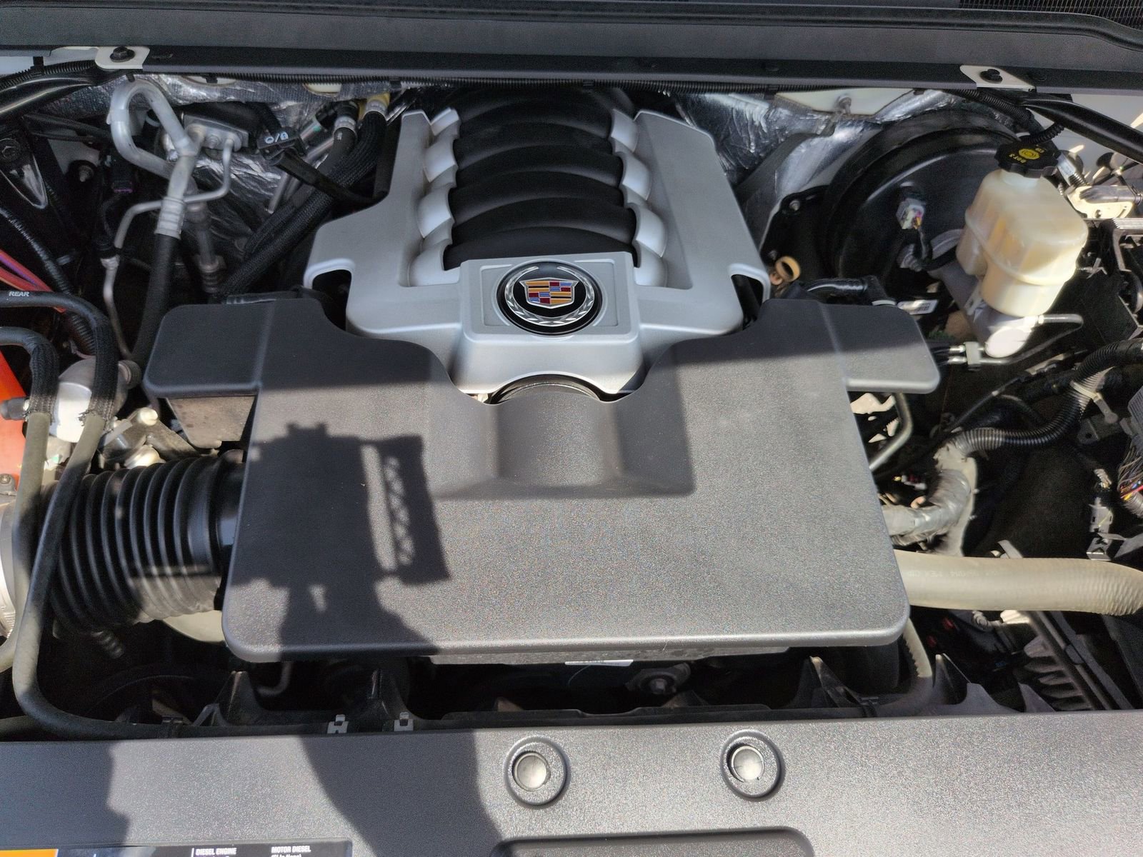 Used 2015 Cadillac Escalade Luxury image 39