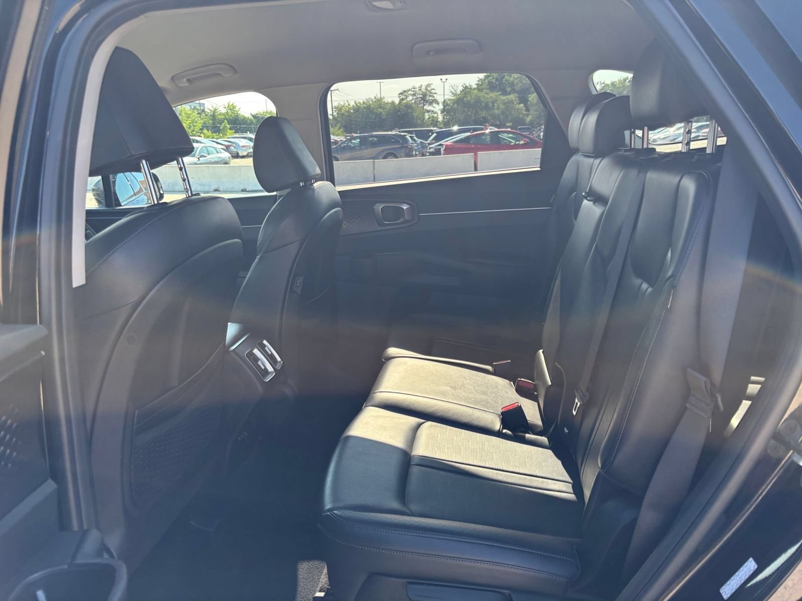 Used 2024 Kia Sorento S FWD image 28