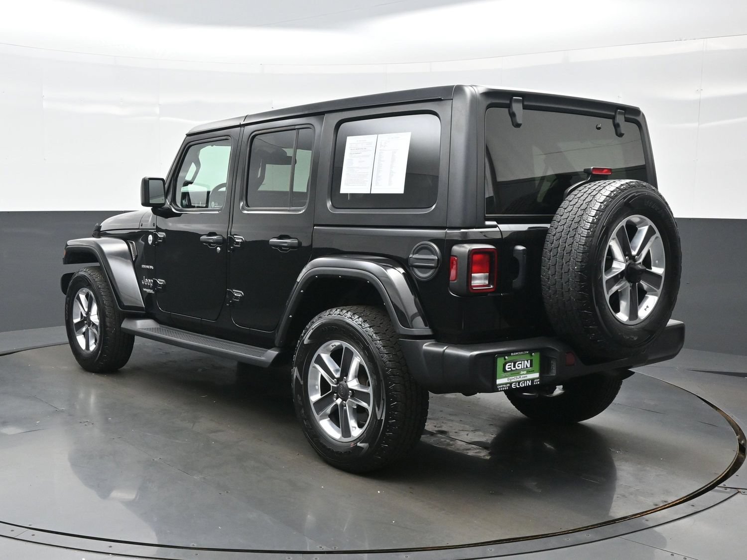 Used 2021 Jeep Wrangler Unlimited Sahara w/ Cold Weather Group AWD/4WD image 5