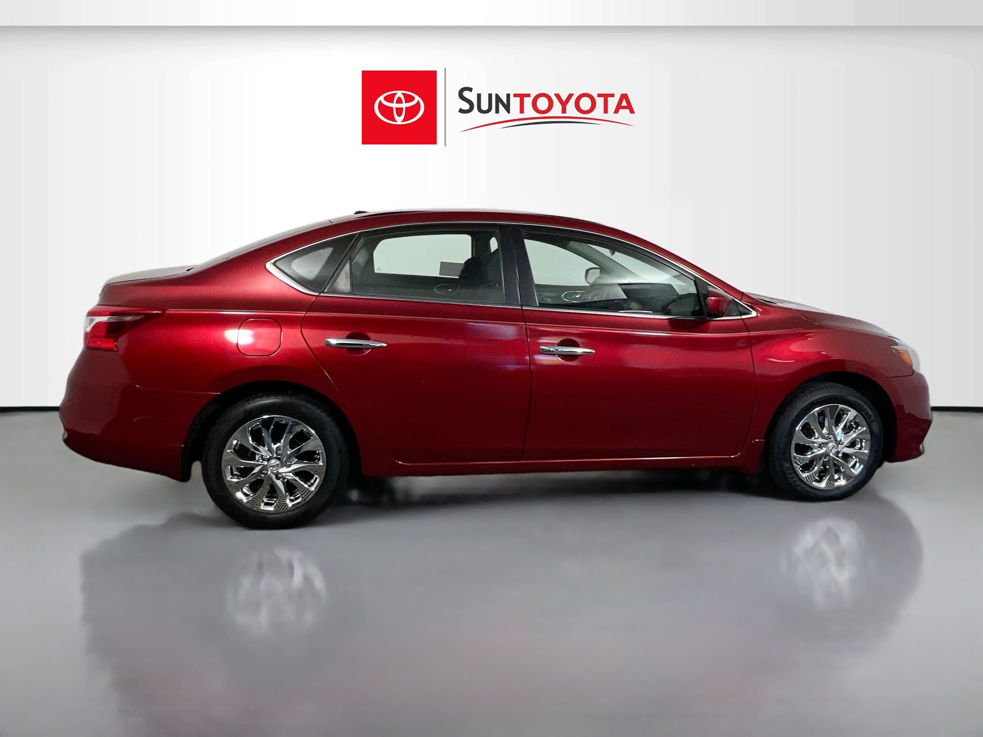 Used 2019 Nissan Sentra SV FWD image 2