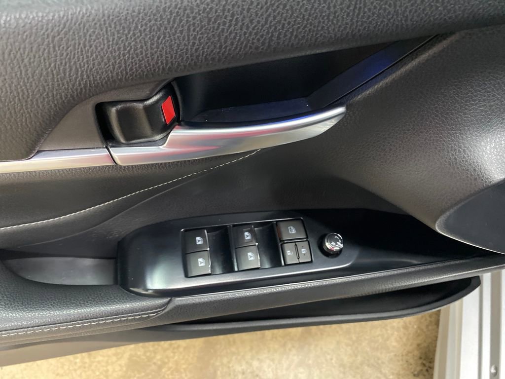 Used 2018 Toyota Camry XSE w/ Driver Assist Package FWD image 11