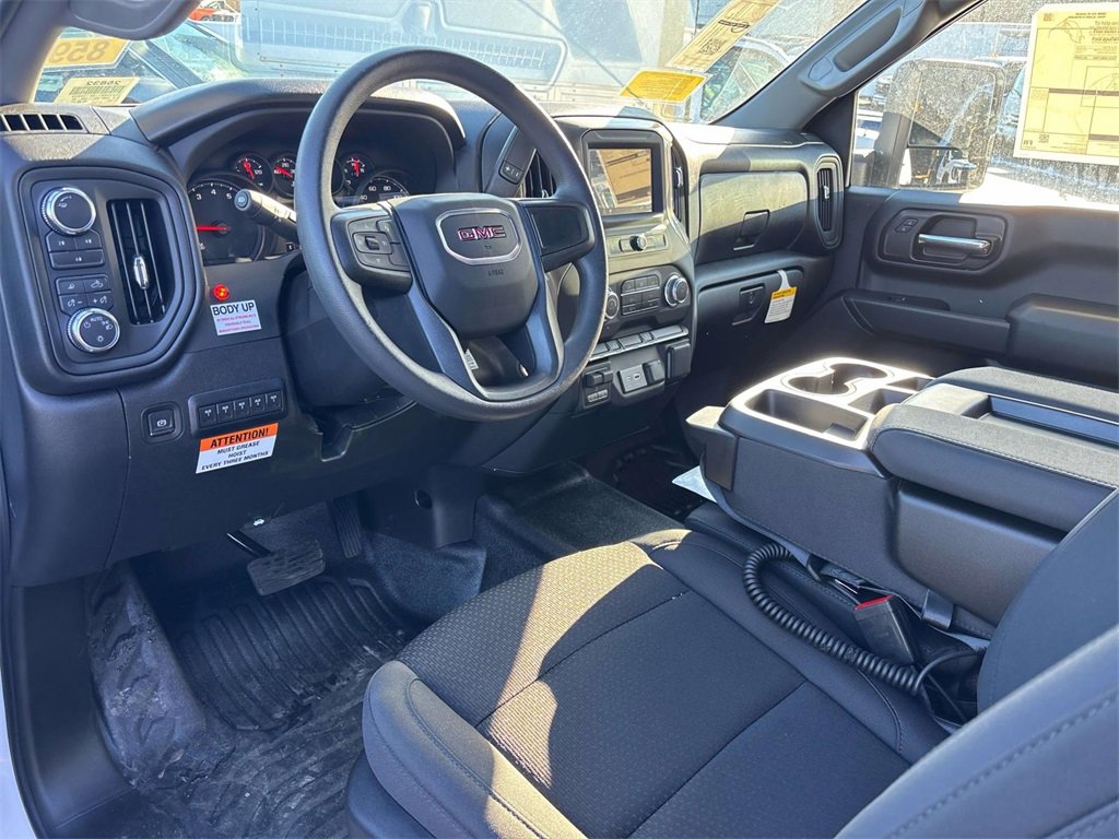 New 2025 GMC Sierra 3500 Pro w/ Convenience Package image 4