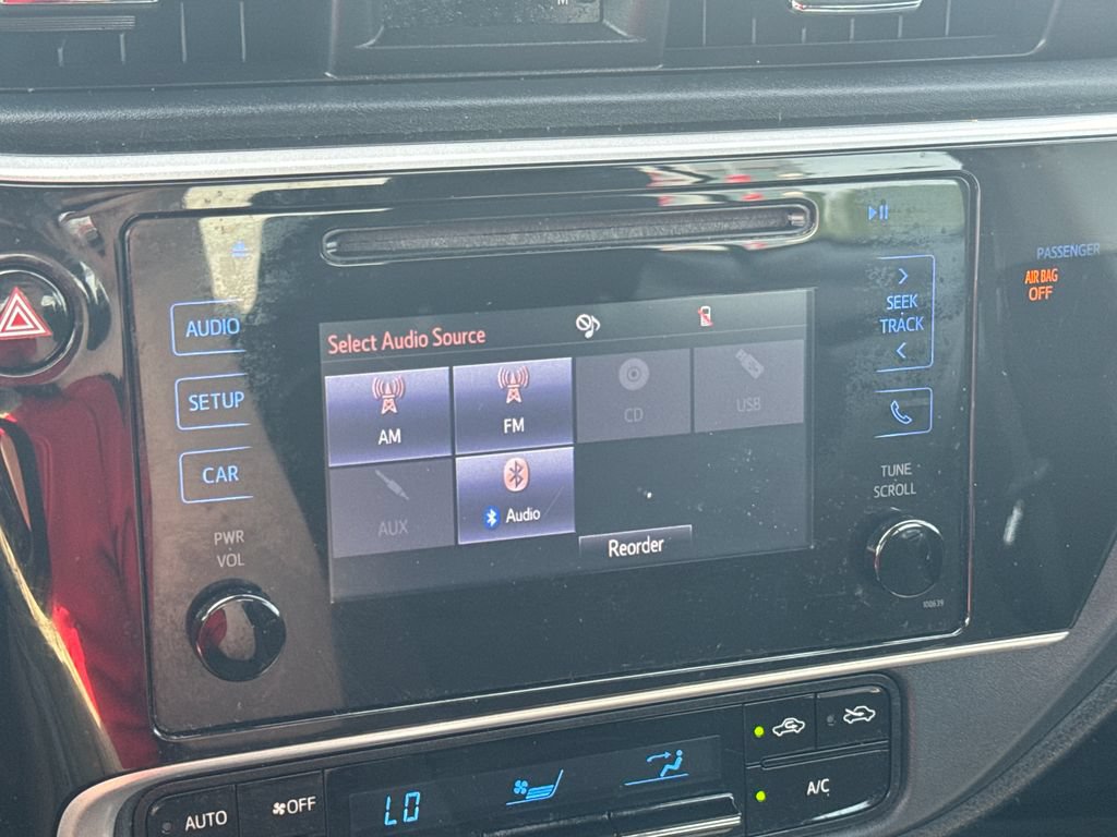 Used 2018 Toyota Corolla LE FWD image 20