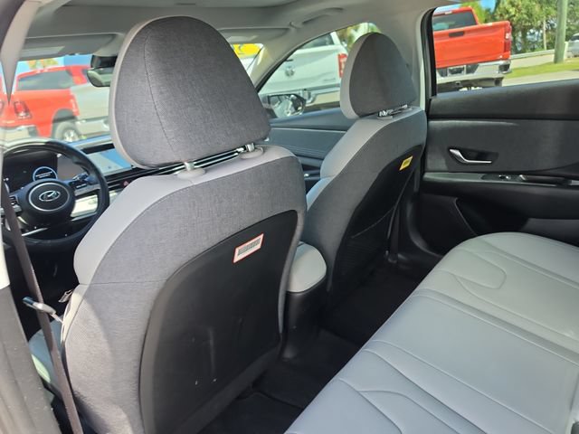 Used 2023 Hyundai Elantra Limited FWD image 11
