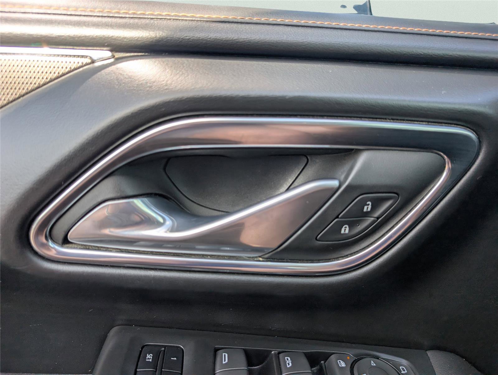 Used 2023 GMC Yukon AT4 w/ Technology Package AWD/4WD image 27