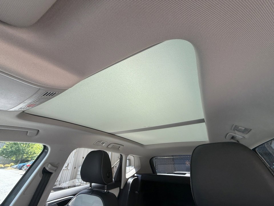 New 2025 Volkswagen Taos SEL image 21