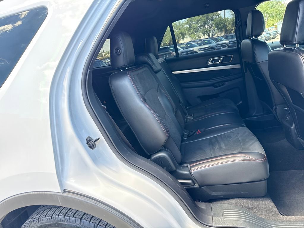 Used 2019 Ford Explorer XLT w/ Equipment Group 202A image 26
