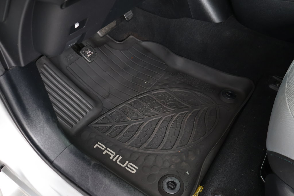 Certified 2020 Toyota Prius LE AWD/4WD image 21
