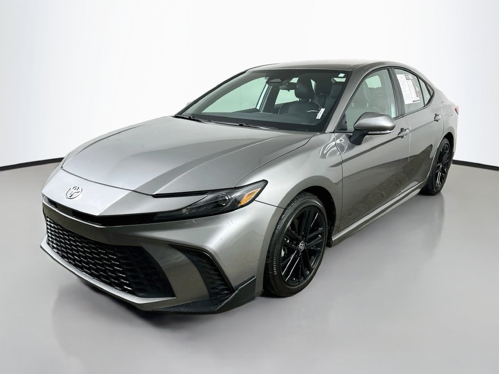 Used 2026 Toyota Camry SE FWD image 3
