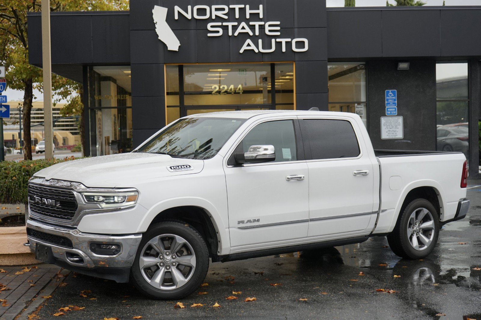 Used 2021 RAM 1500 Limited image 1