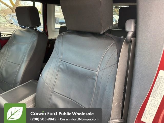 Used 2008 Jeep Wrangler Unlimited Sahara w/ Dual Top Group image 23