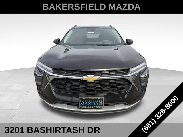 Used 2025 Chevrolet Trax LT FWD image 8