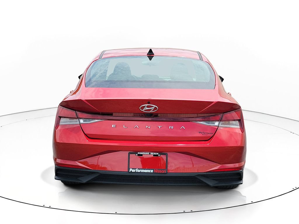 Used 2023 Hyundai Elantra SEL FWD image 7