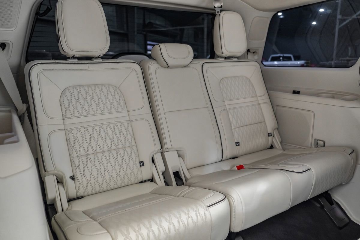 Used 2020 Lincoln Navigator Black Label w/ Cargo Convenience Package AWD/4WD image 41