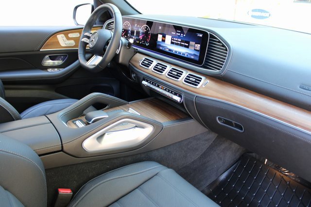 Used 2024 Mercedes-Benz GLS 450 4MATIC w/ AMG Line Exterior image 15