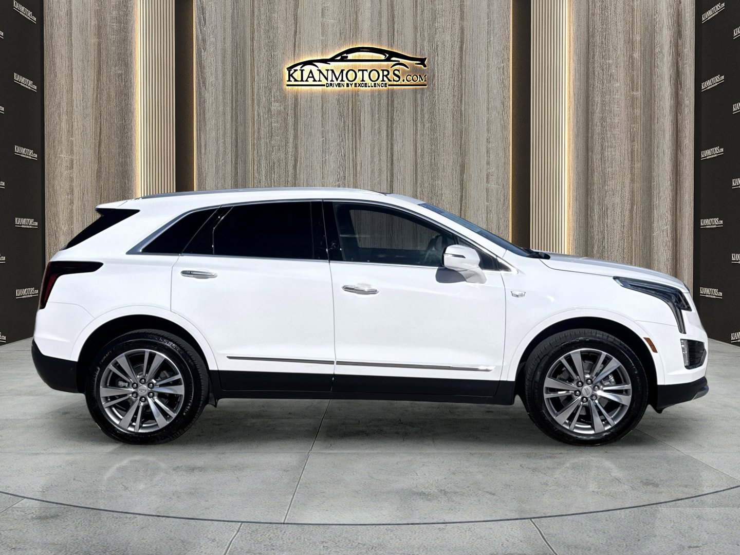 Used 2025 Cadillac XT5 Premium Luxury image 5