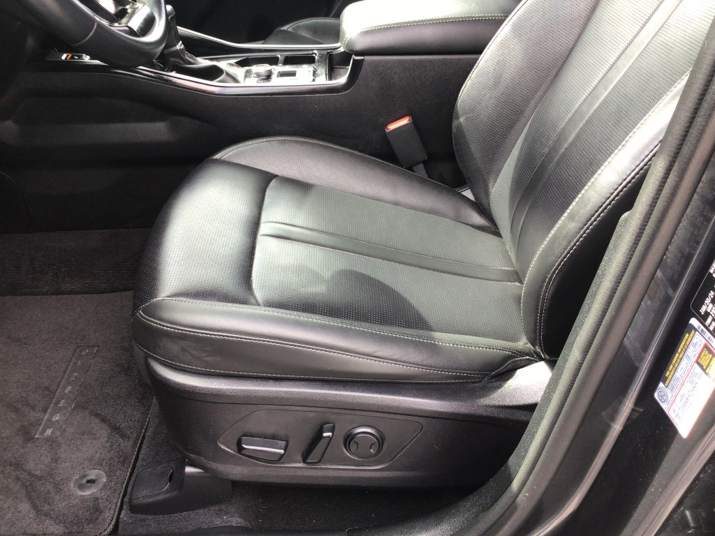 Used 2024 Kia Sorento S image 11