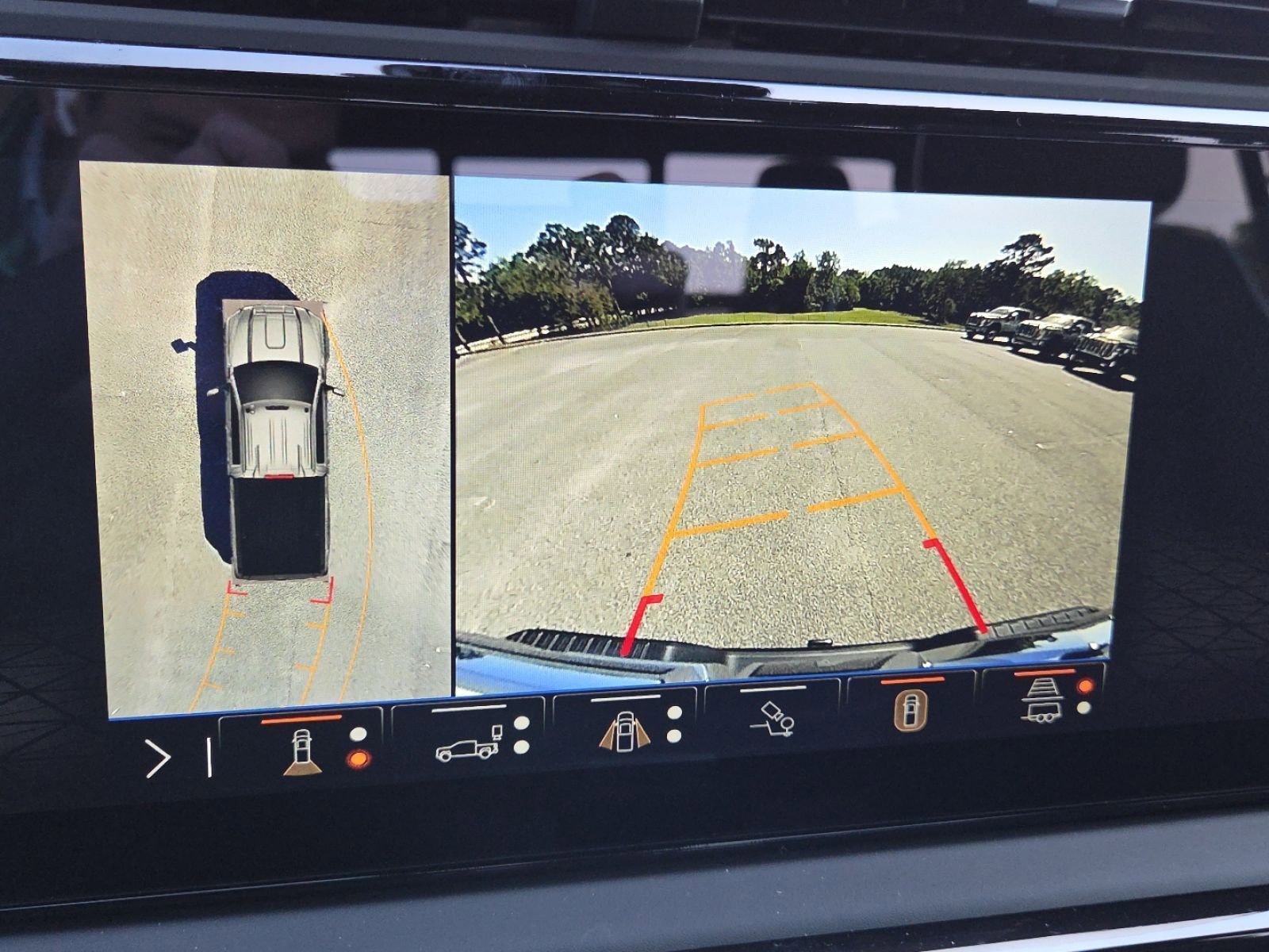 New 2026 GMC Sierra 2500 AT4X w/ LPO, Black Badging Package image 16