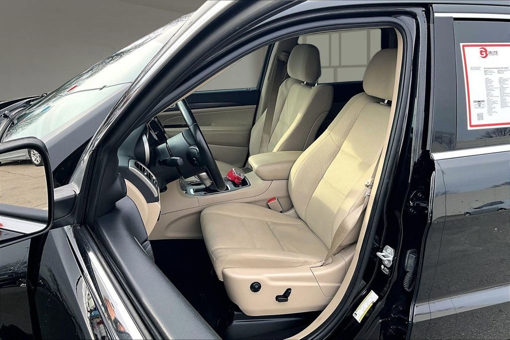 Used 2022 Jeep Grand Cherokee Laredo E image 26