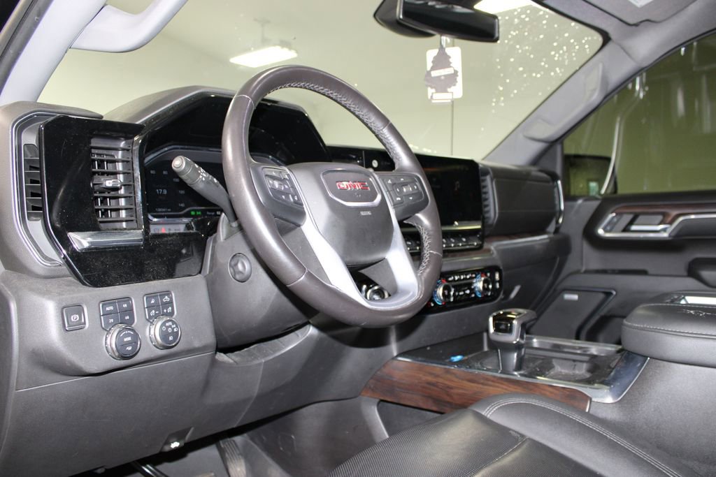 Used 2022 GMC Sierra 1500 SLT AWD/4WD image 19