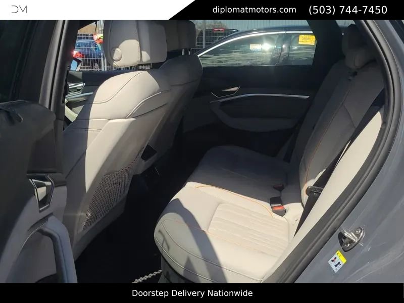Used 2024 Audi Q8 e-tron Prestige AWD/4WD image 8