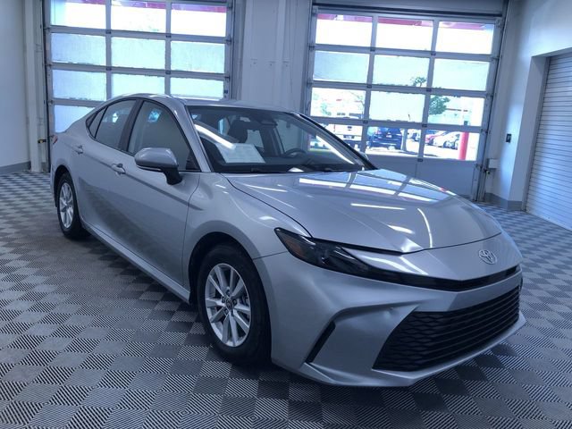 Used 2026 Toyota Camry LE FWD image 36