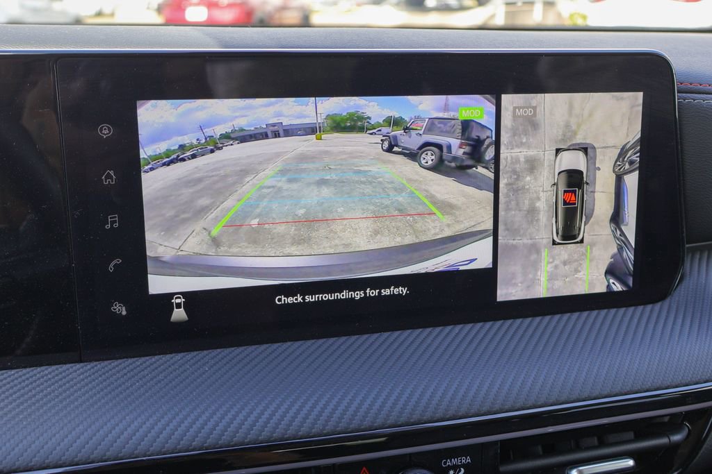 Certified 2025 Nissan Kicks SR image 4