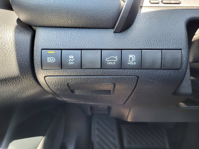 Used 2020 Toyota Camry XLE w/ Sunroof Package FWD image 22