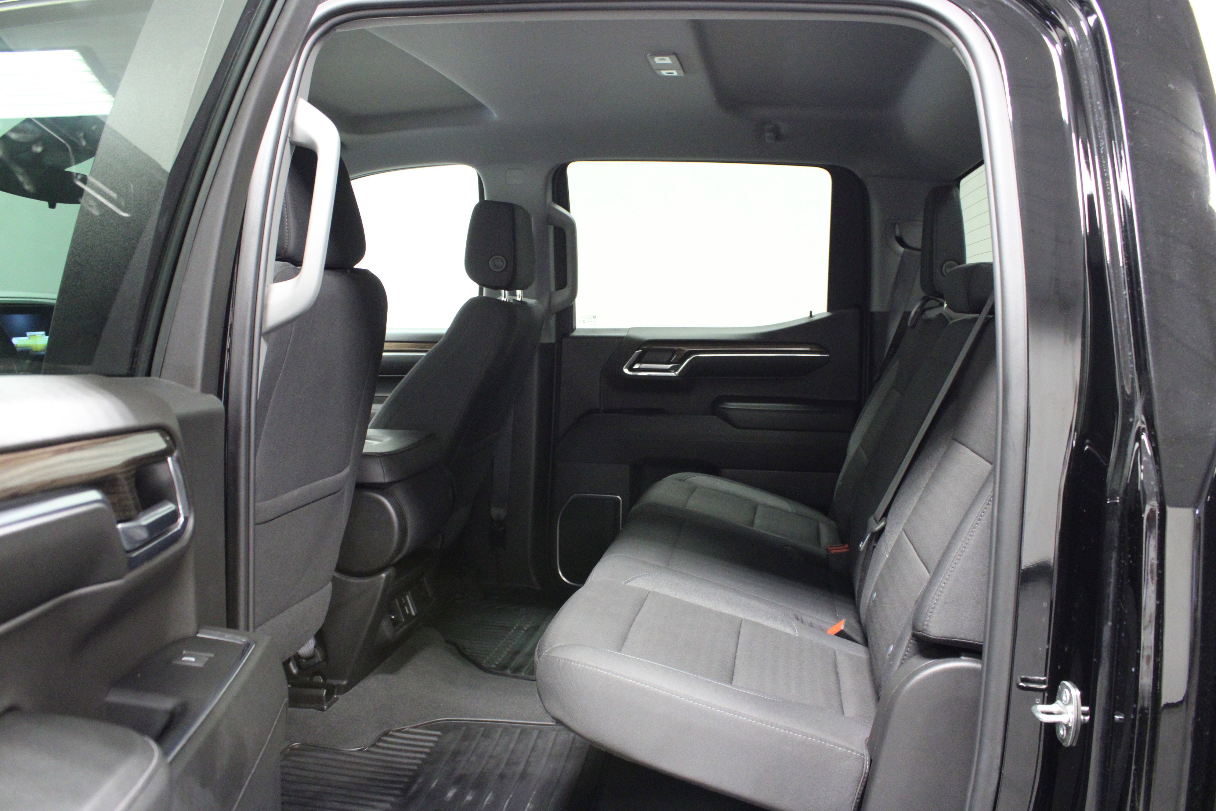 Used 2024 Chevrolet Silverado 1500 LT image 13