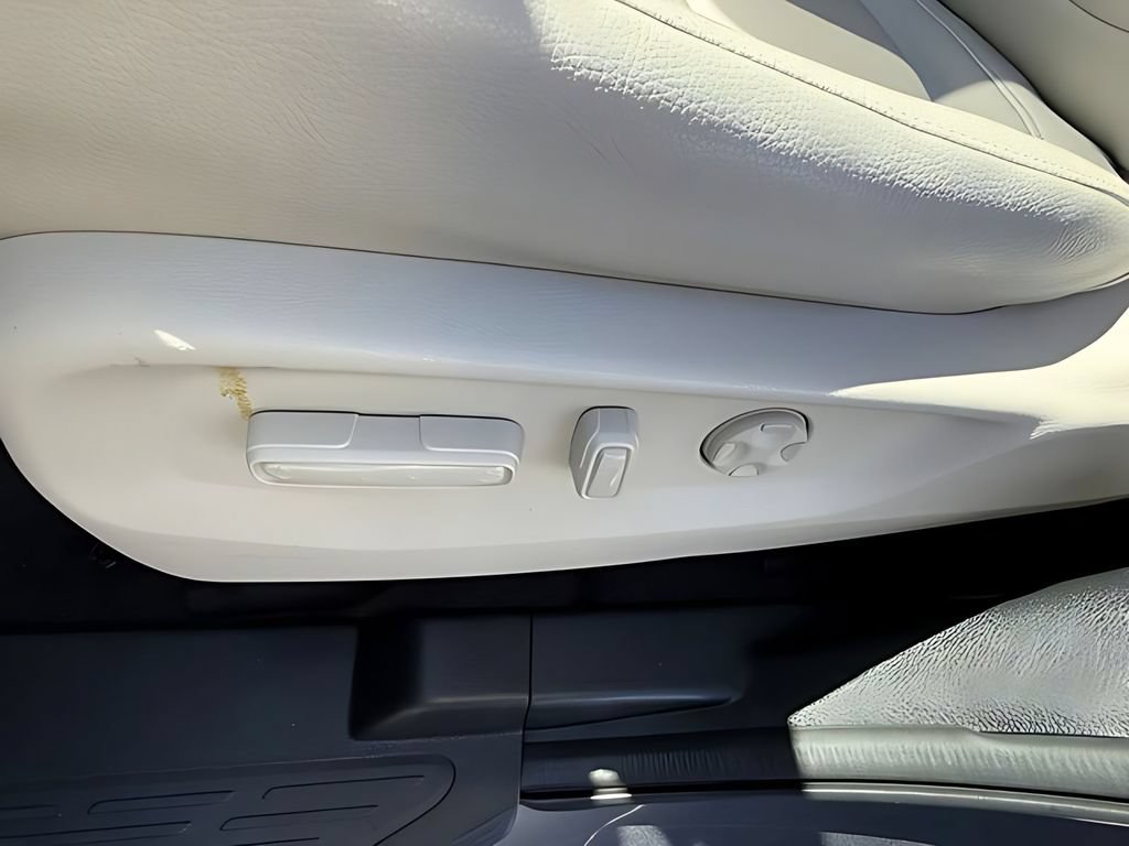 Used 2025 Honda Odyssey EX-L image 25