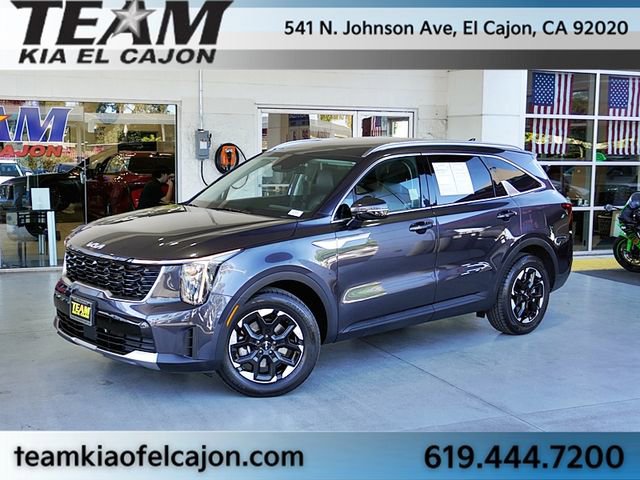 Certified 2025 Kia Sorento S w/ Panoramic Sunroof Package
