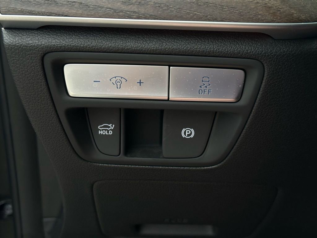 Used 2024 Genesis G80 image 33