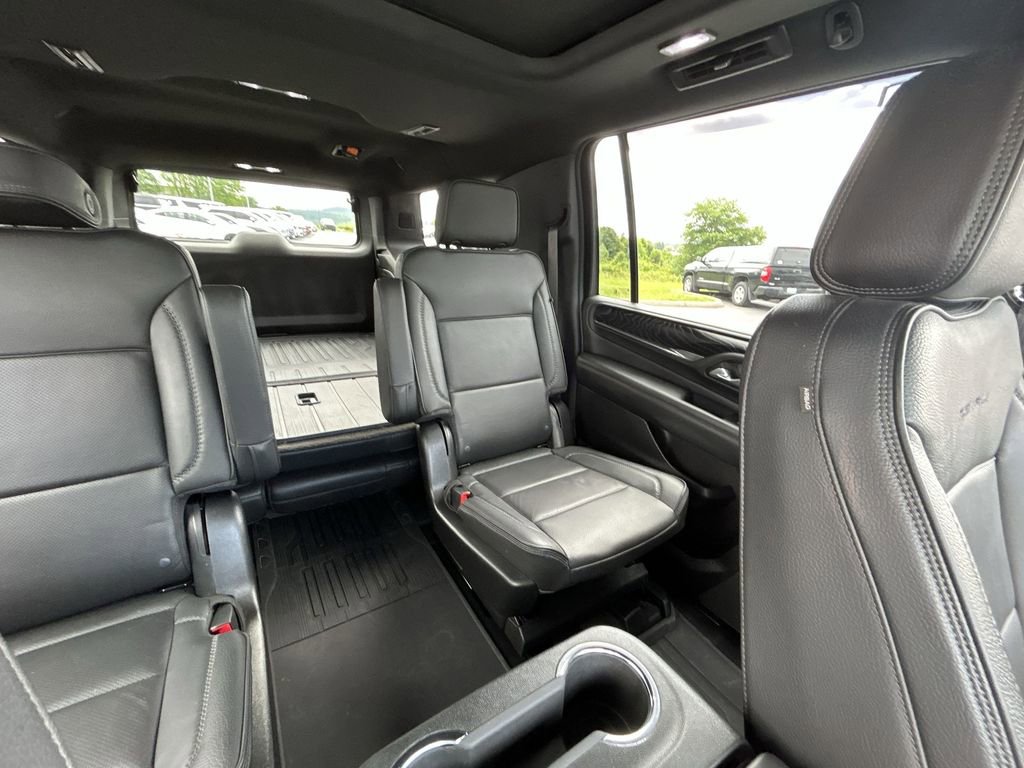 Used 2022 GMC Yukon XL Denali AWD/4WD image 15