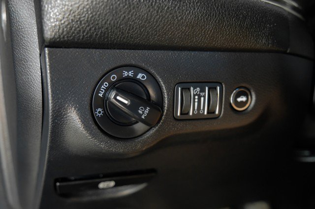 Used 2015 Dodge Challenger R/T Scat Pack RWD image 32