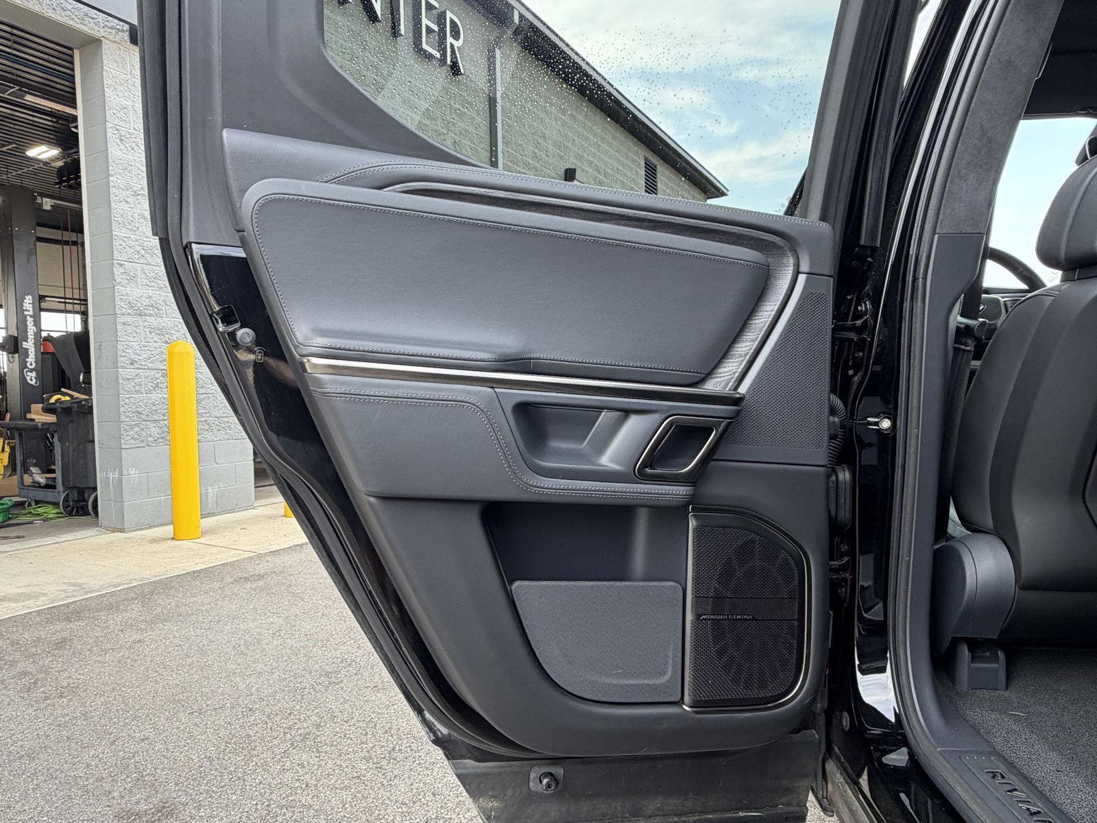 Used 2022 Rivian R1T Adventure image 53