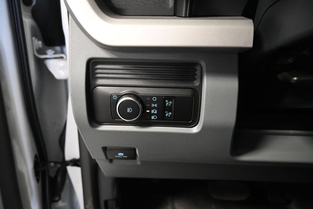 New 2026 Ford F550 4x4 Supercab Super Duty image 15