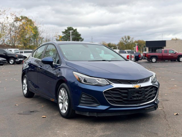 Used 2019 Chevrolet Cruze LT FWD image 3